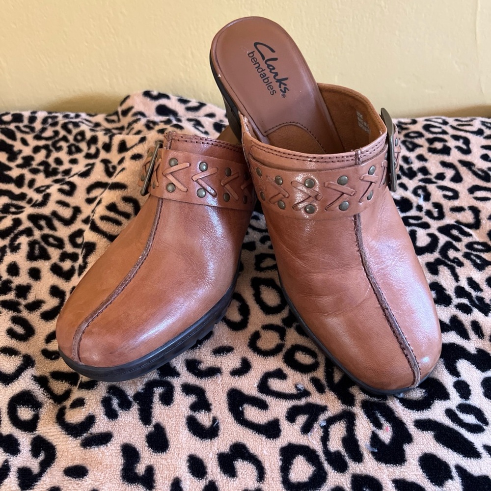 Clarks Women's Brown Leather Clogs